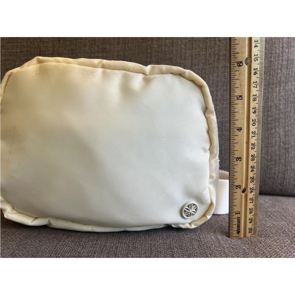 Gaiam Yoga Sidekick  Waist Fanny Pack, Cream - Picture 3 of 8